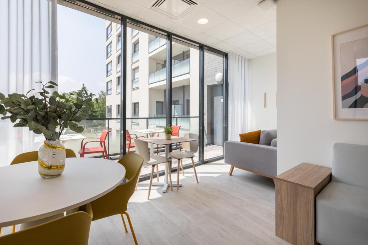 Oh Activ Cergy Aparthotel Bagian luar foto